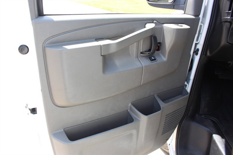 Used 2016 Chevrolet Express 3500 LT w/ LT Preferred Equipment Group RWD image 27