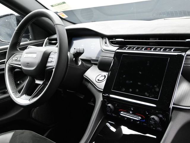 New 2025 Jeep Grand Cherokee L Laredo image 13