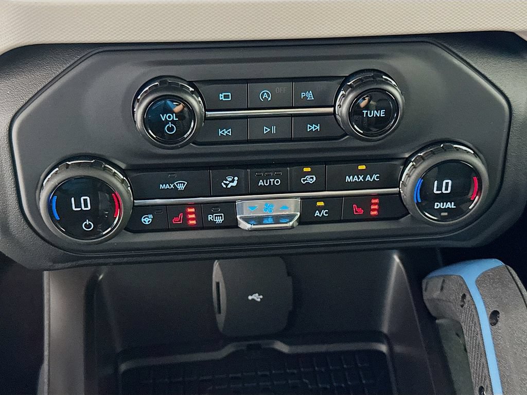 Used 2024 Ford Bronco Wildtrak AWD/4WD image 16