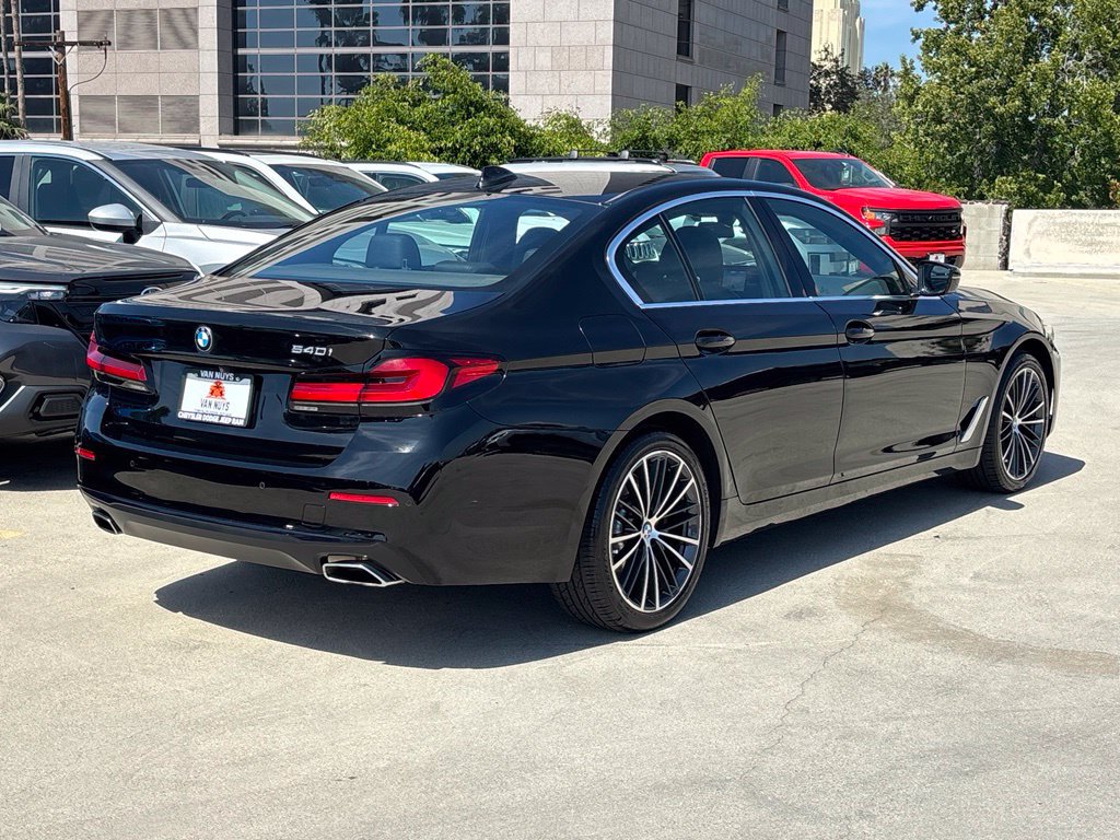 Used 2023 BMW 540i w/ Convenience Package RWD image 3
