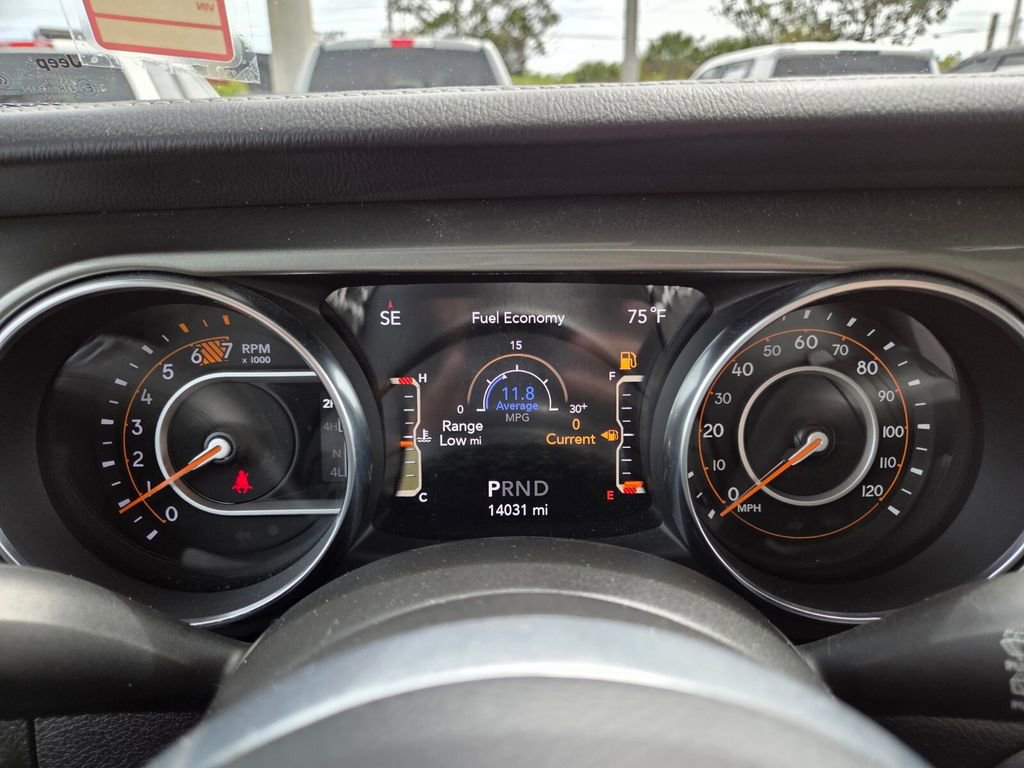 Used 2023 Jeep Wrangler Unlimited Sahara AWD/4WD image 28