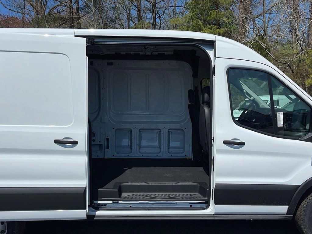 New 2025 Ford Transit 250 148 Medium Roof image 16