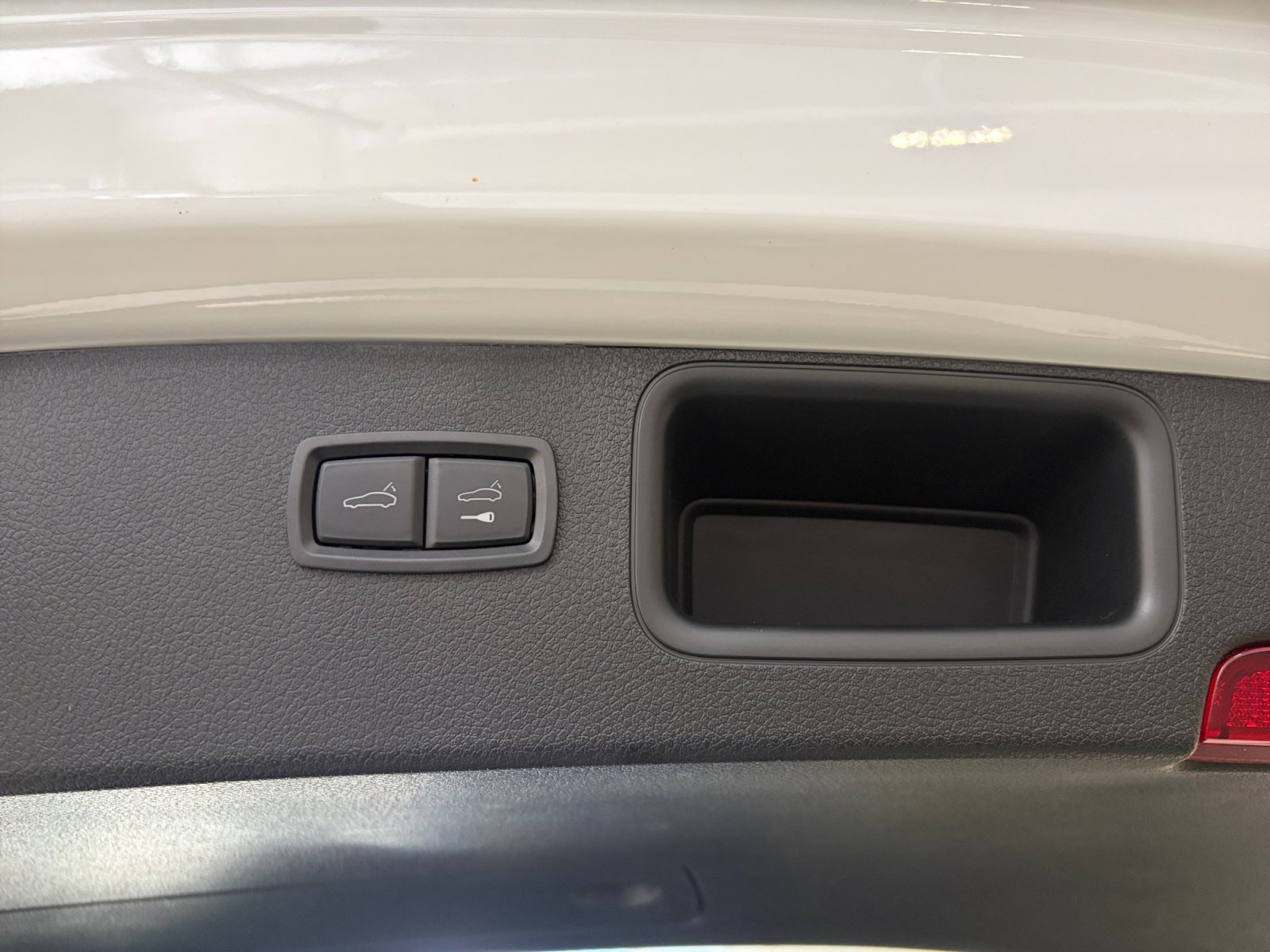 Certified 2026 Porsche Macan AWD/4WD image 31