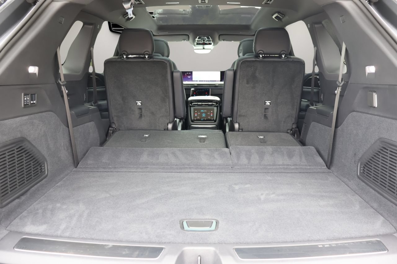 Certified 2025 Cadillac Escalade IQ Sport 1 AWD/4WD image 19