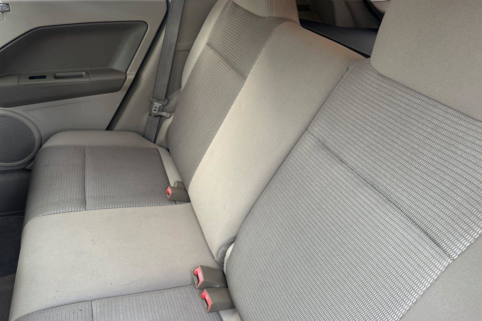 Used 2009 Dodge Caliber SXT image 12