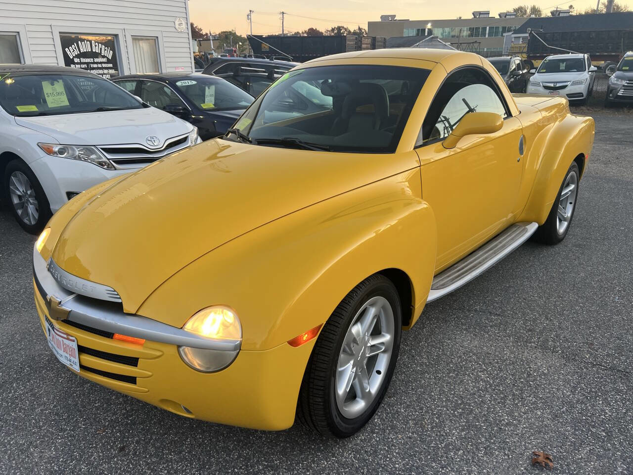 Used 2004 Chevrolet SSR w/ Preferred Equipment Group RWD image 30