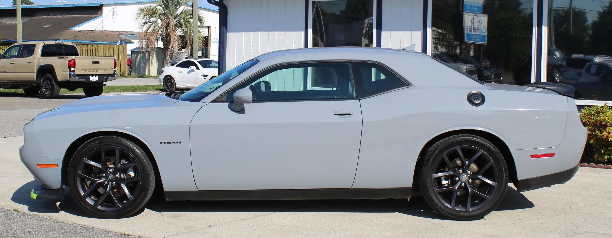 Used 2022 Dodge Challenger R/T w/ Plus Package RWD image 2
