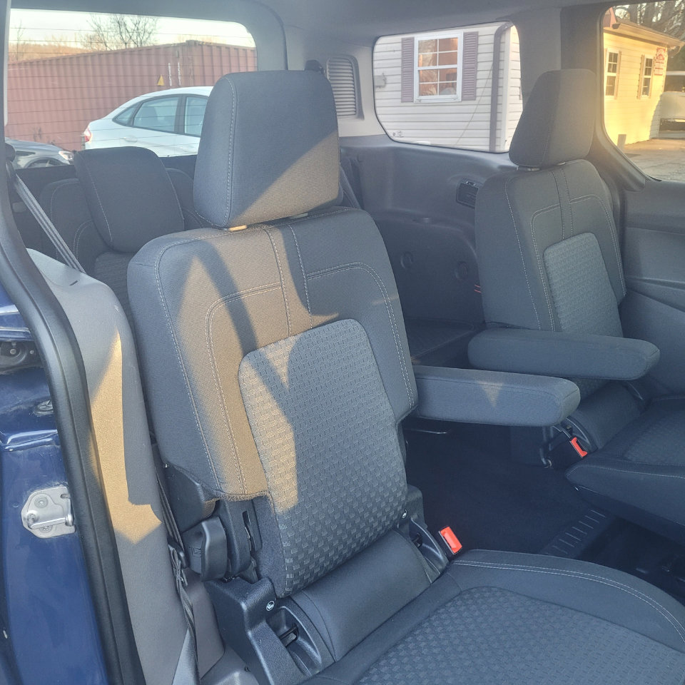 Used 2021 Ford Transit Connect XLT image 27