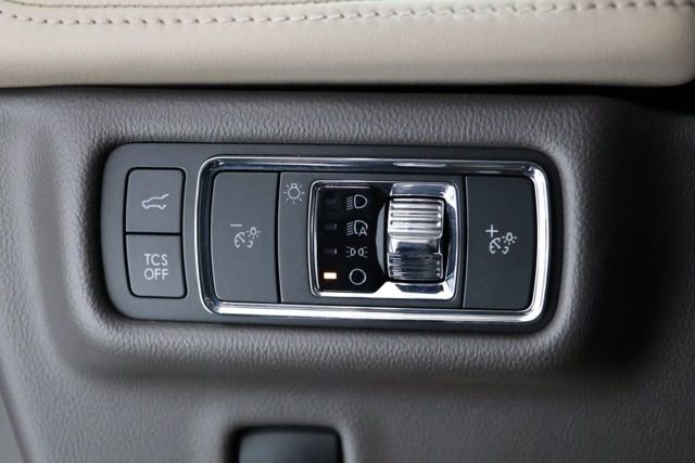 Used 2022 Lincoln Nautilus Reserve w/ Luxury Package AWD/4WD image 20