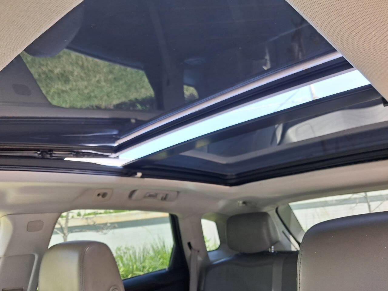 Used 2011 Cadillac SRX Luxury FWD image 12