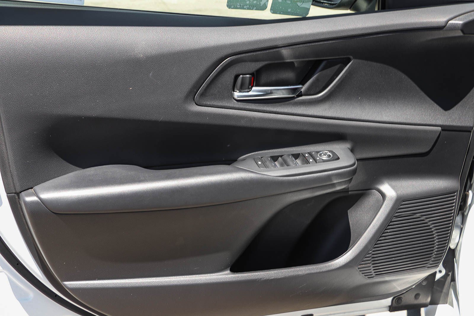 Certified 2025 Toyota Prius Plug-In Hybrid FWD image 21