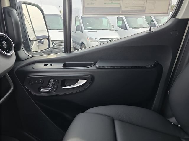 New 2026 Mercedes-Benz Sprinter 2500 image 18