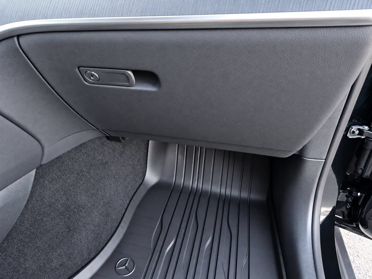 New 2027 Mercedes-Benz GLC 300 4MATIC image 40
