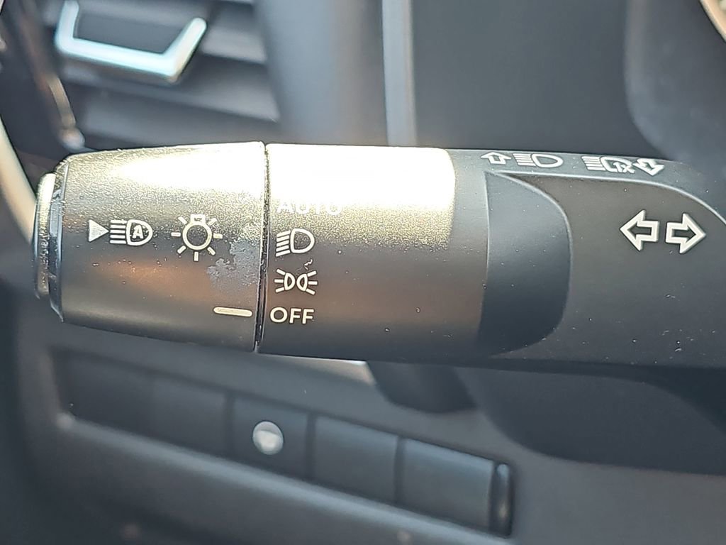 Used 2023 Nissan Rogue SL w/ SL Premium Package image 30