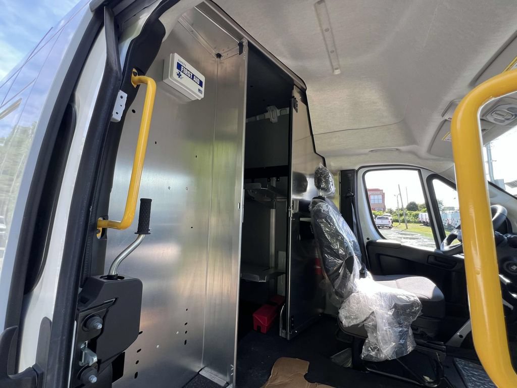 Used 2024 RAM ProMaster 3500 w/ Delivery Van Package FWD image 17