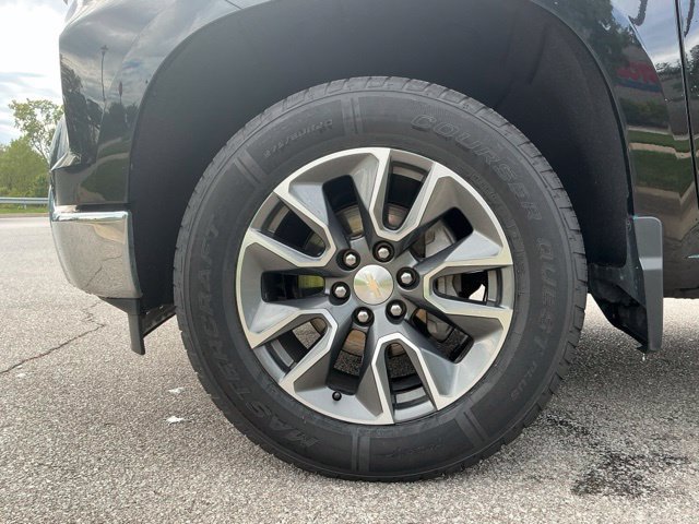 Used 2022 Chevrolet Silverado 1500 LT AWD/4WD image 14