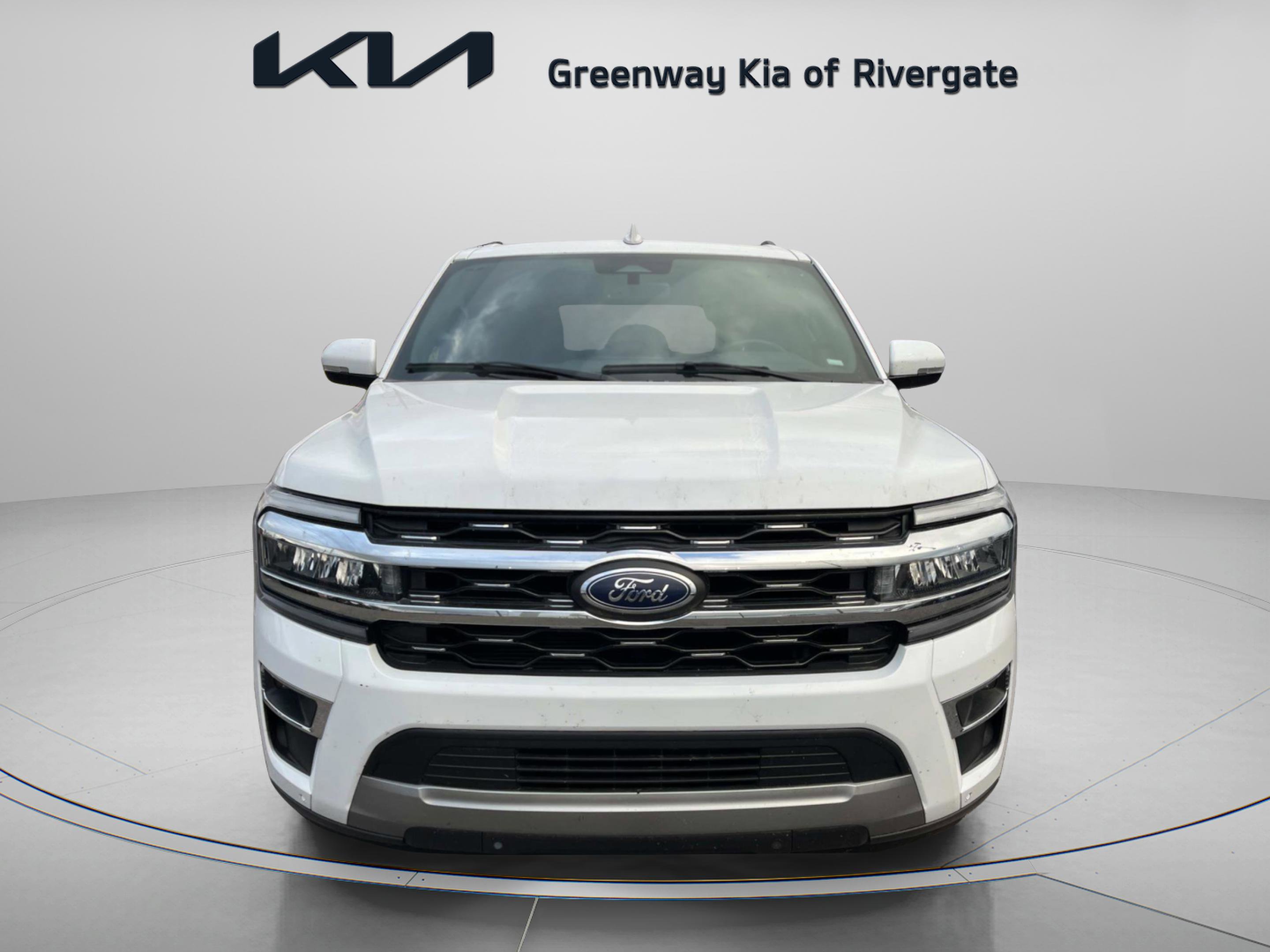 Used 2023 Ford Expedition Limited image 2