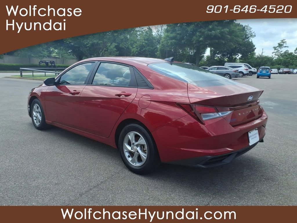 Used 2022 Hyundai Elantra SE w/ Cargo Package FWD image 3