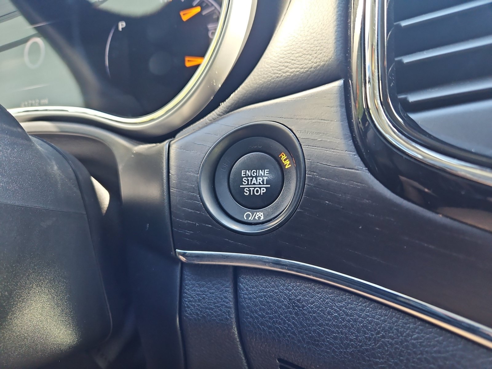 Used 2019 Jeep Grand Cherokee Summit AWD/4WD image 25