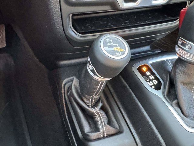 Used 2018 Jeep Wrangler Unlimited Sahara AWD/4WD image 24