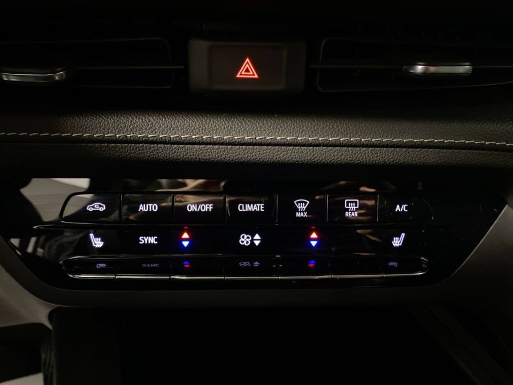 Certified 2023 Buick Envision Essence FWD image 18