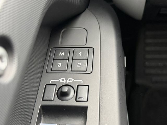 Used 2025 Land Rover Defender 110 S image 17
