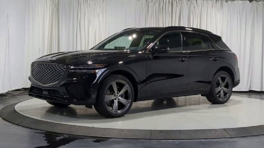 Used 2024 Genesis GV70 3.5T Sport w/ Sport Prestige Package image 4