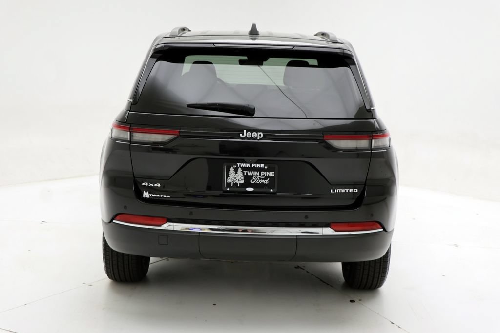 Used 2025 Jeep Grand Cherokee Limited AWD/4WD image 7