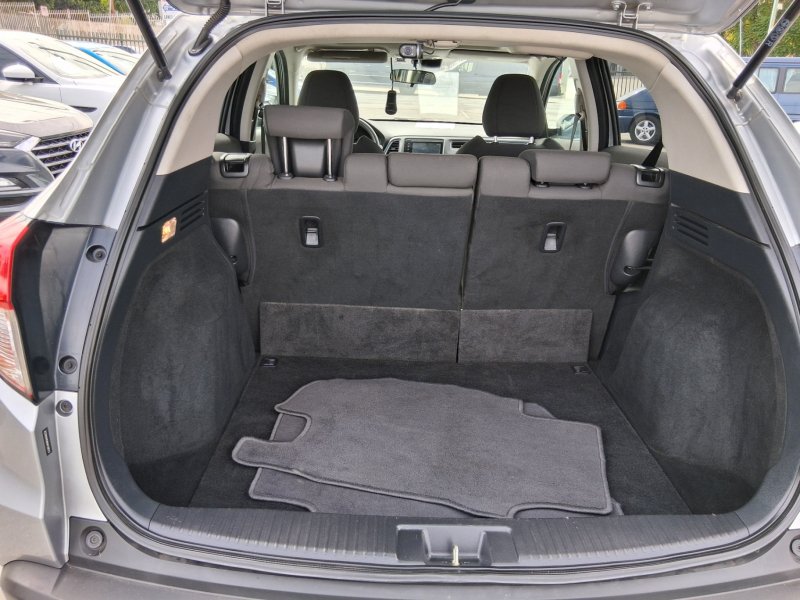 Used 2019 Honda HR-V EX image 11