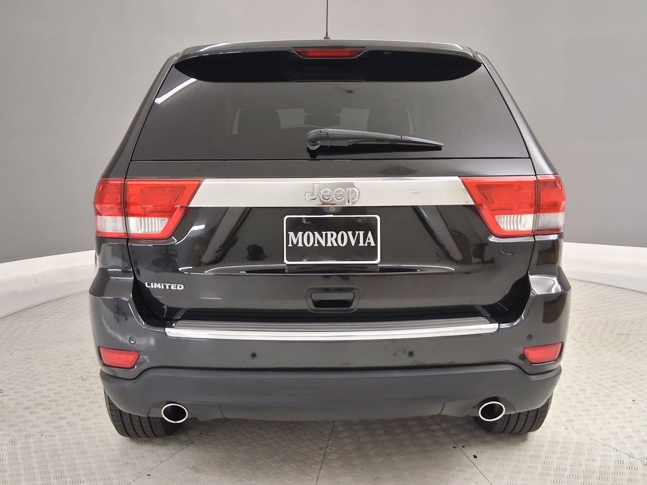 Used 2011 Jeep Grand Cherokee Limited RWD image 8
