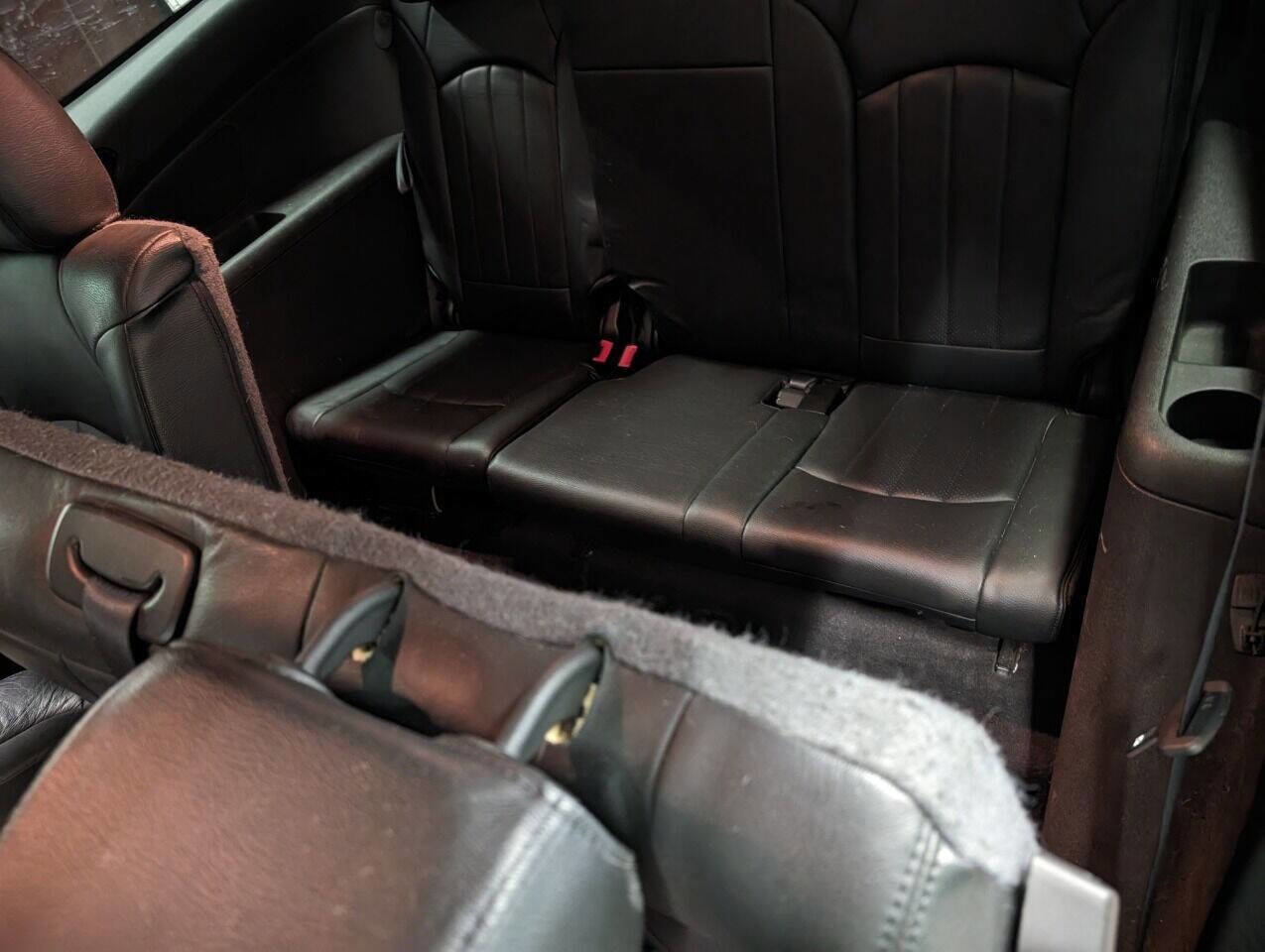 Used 2011 Chevrolet Traverse LT w/ Personal Connectivity Package image 13