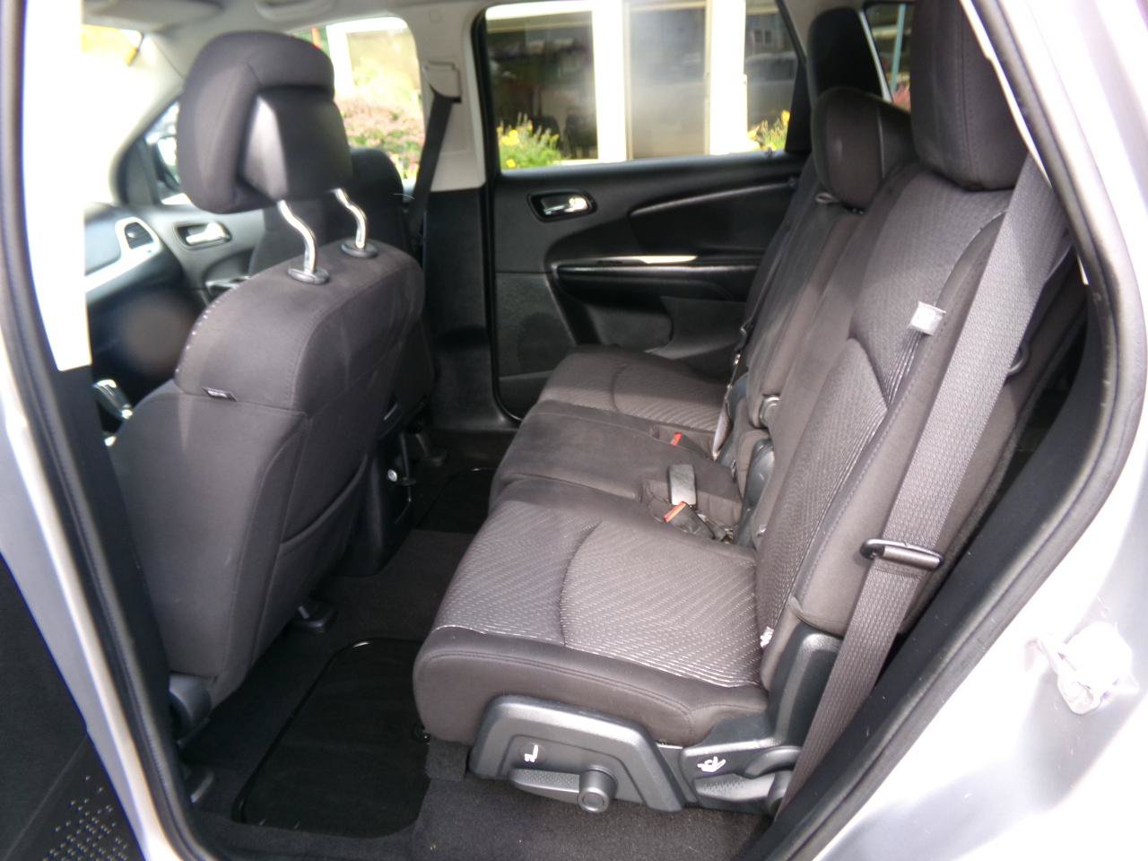 Used 2016 Dodge Journey SE w/ Flexible Seating Group FWD image 14
