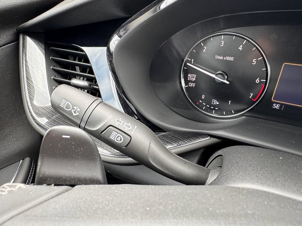 Used 2023 Buick Envision Preferred AWD/4WD image 32