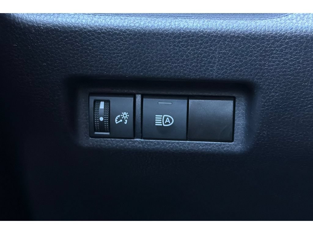 Used 2024 Toyota RAV4 XLE FWD image 30