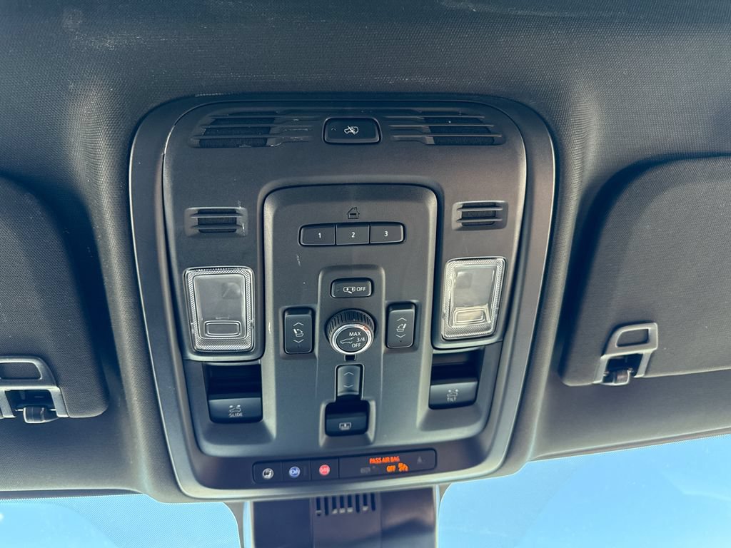 Used 2024 GMC Yukon Denali Ultimate AWD/4WD image 21