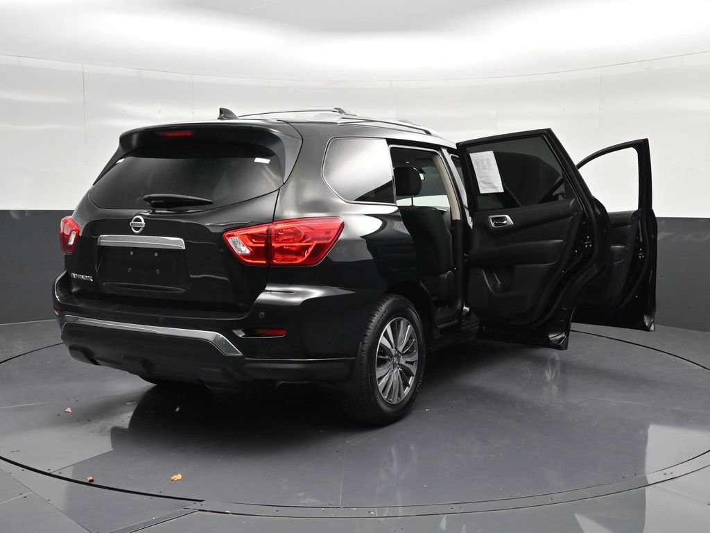 Used 2019 Nissan Pathfinder S image 40