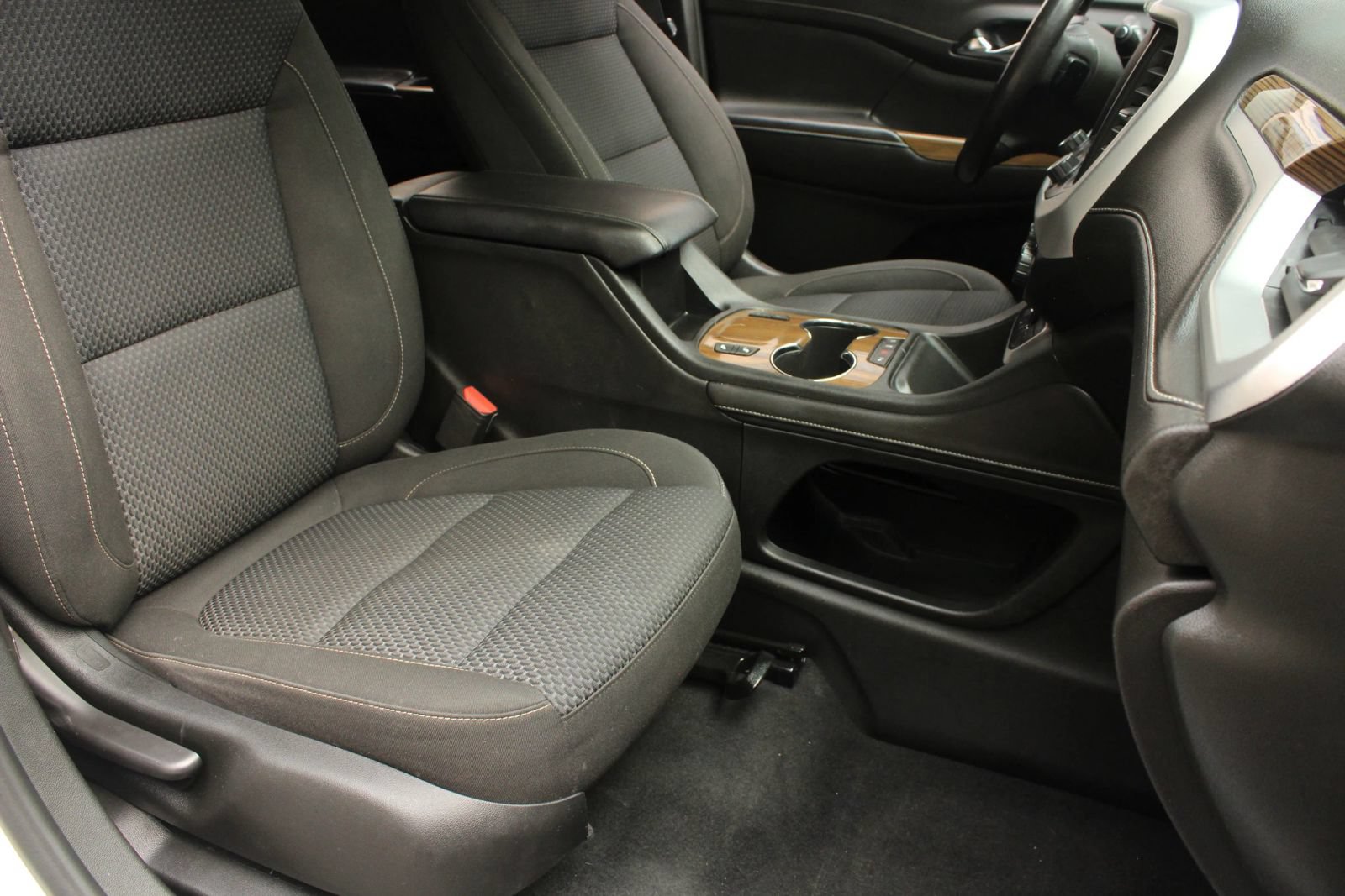 Used 2020 GMC Acadia SLE w/ Driver Convenience Package FWD image 28