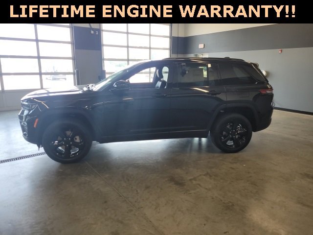New 2025 Jeep Grand Cherokee Limited w/ Black Appearance Package image 6
