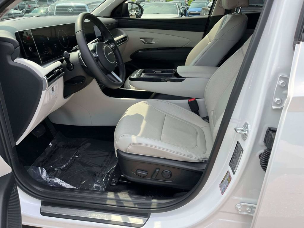 Used 2025 Hyundai Tucson Limited AWD/4WD image 17