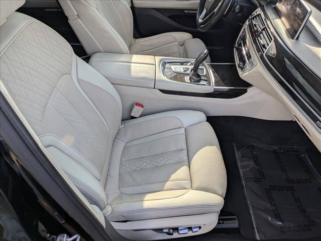 Used 2016 BMW 750Li xDrive AWD/4WD image 23