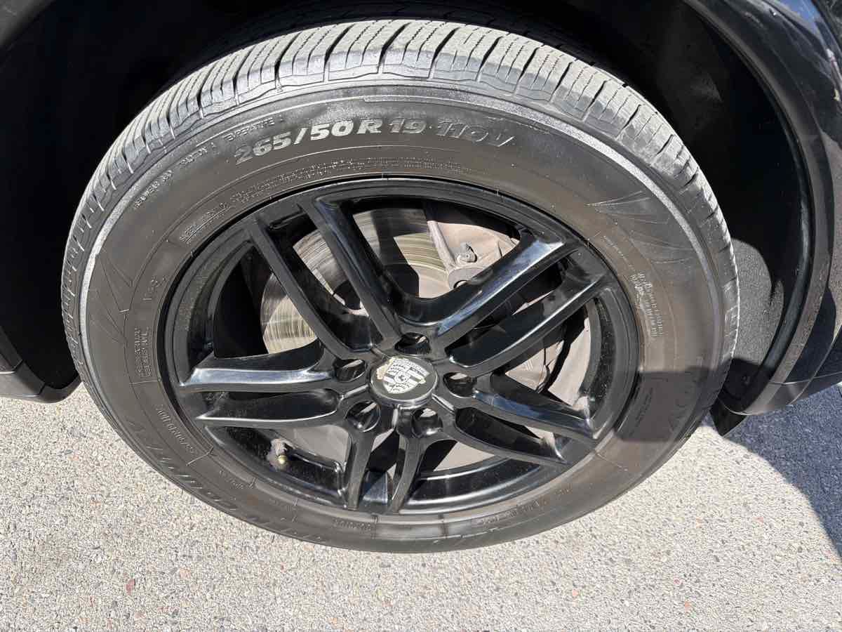 Used 2018 Porsche Cayenne Platinum Edition AWD/4WD image 21