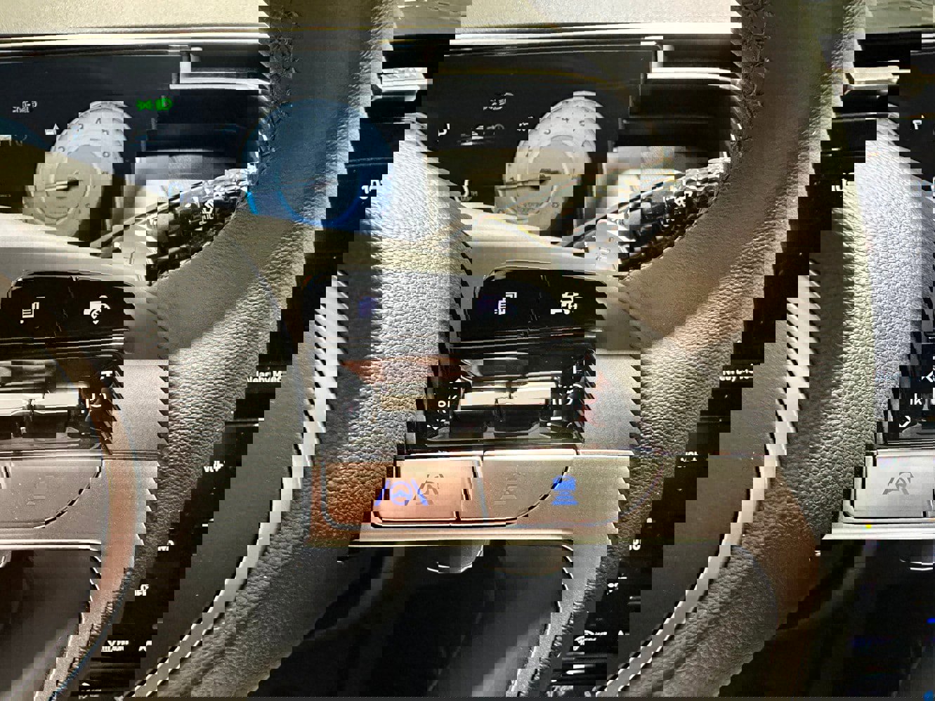 Used 2024 Hyundai Santa Cruz Limited image 16