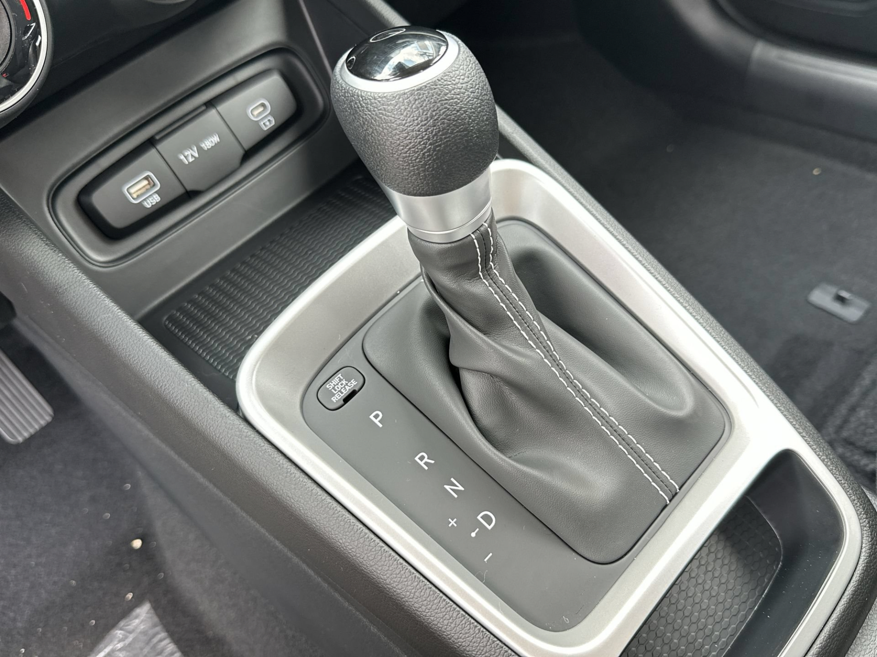 New 2026 Hyundai Venue SE FWD image 21