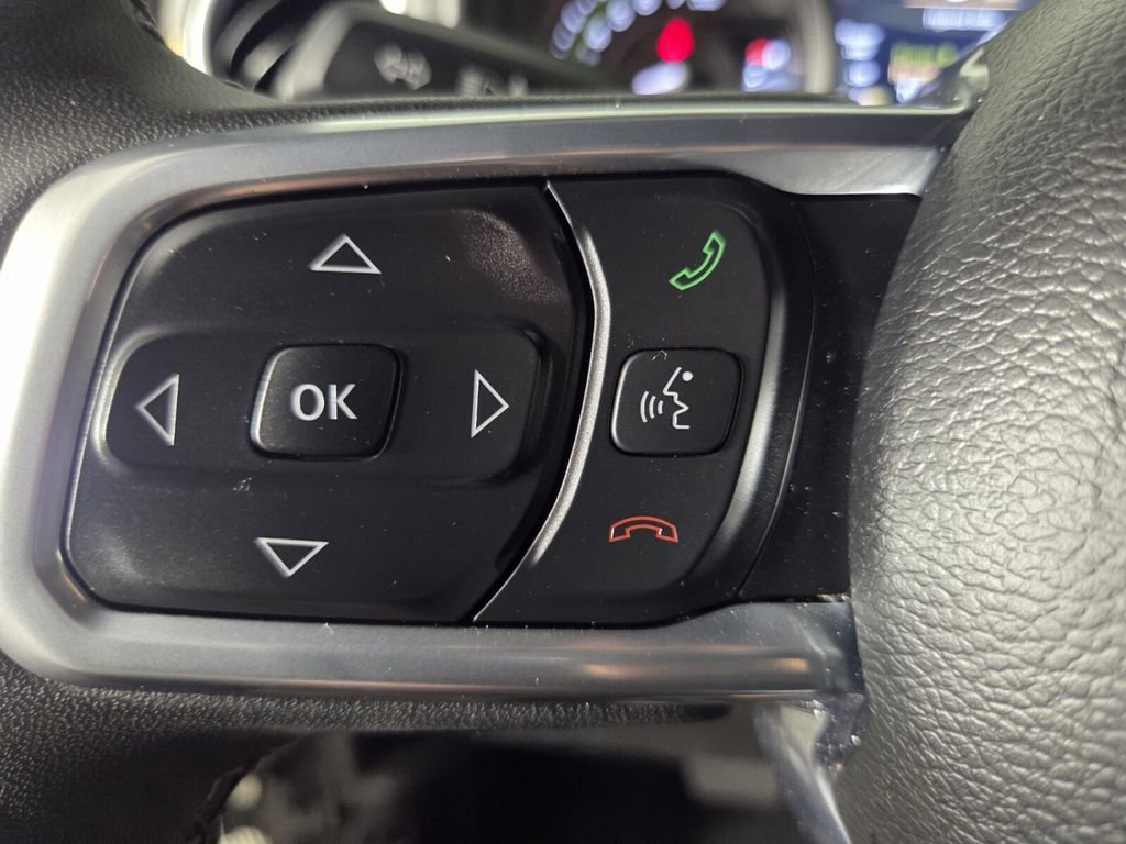 Certified 2025 Jeep Wrangler Sahara w/ Safety Group image 19