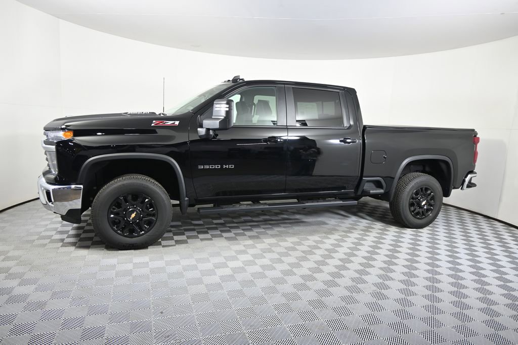Used 2025 Chevrolet Silverado 3500 LT w/ All Star Edition AWD/4WD image 2