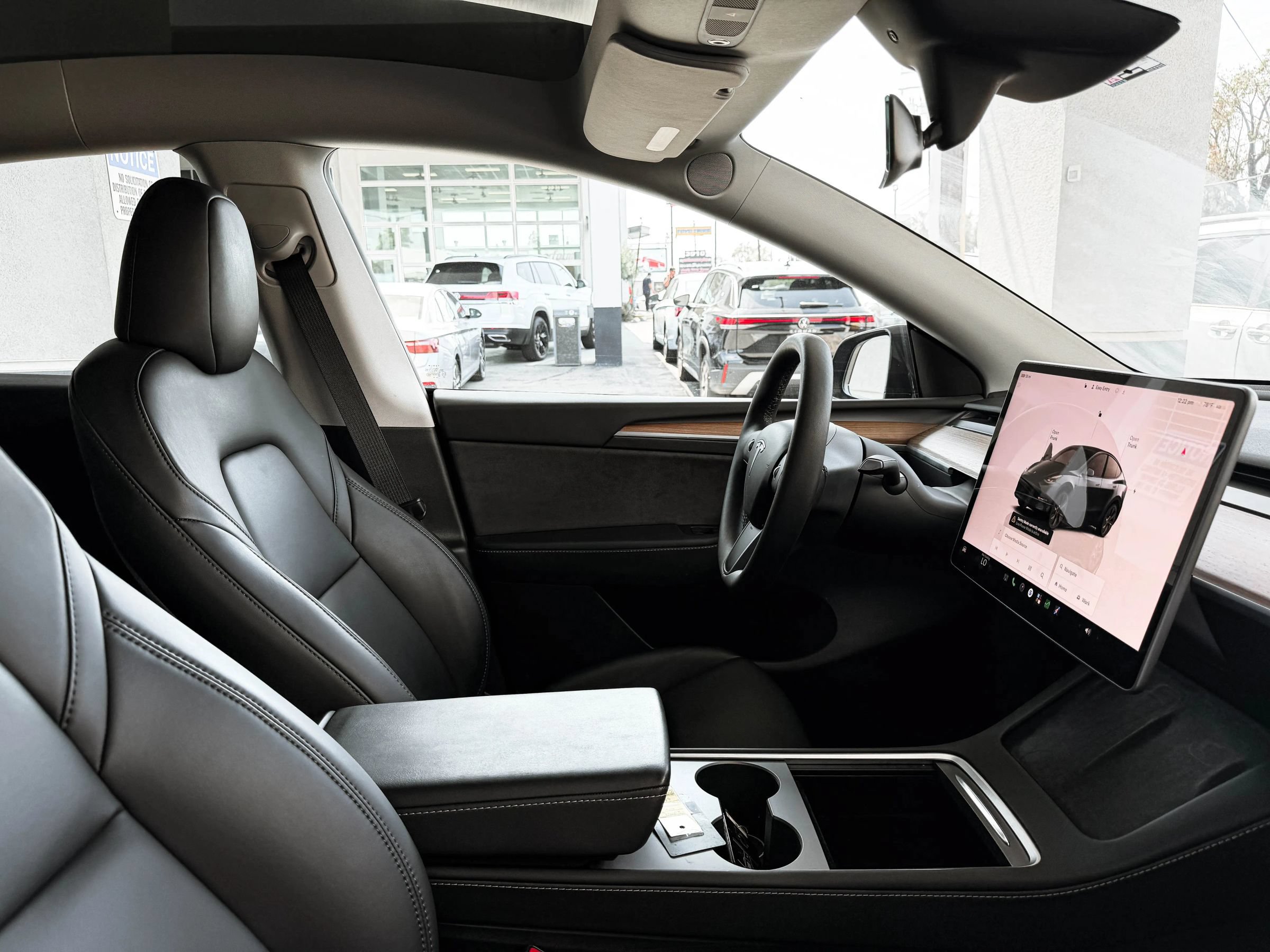 Used 2024 Tesla Model Y Long Range AWD/4WD image 29