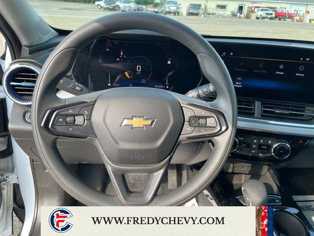 Used 2025 Chevrolet Trax LT FWD image 15
