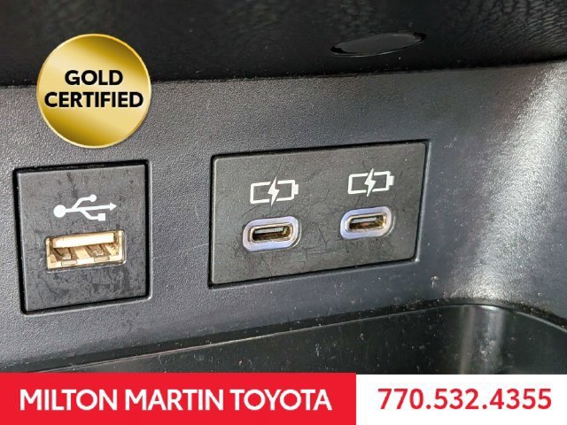 Used 2025 Toyota Camry SE FWD image 19