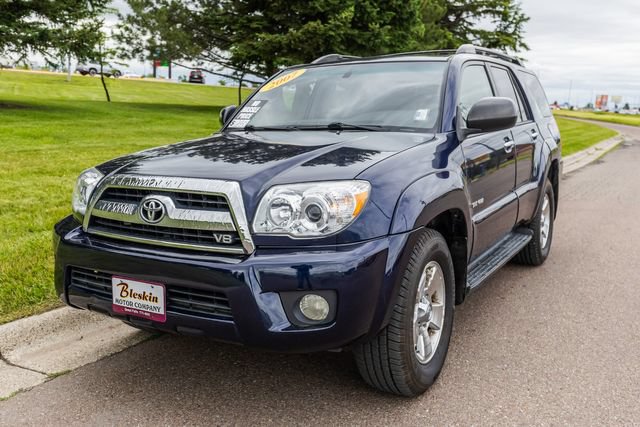 Used 2007 Toyota 4Runner SR5 AWD/4WD image 1