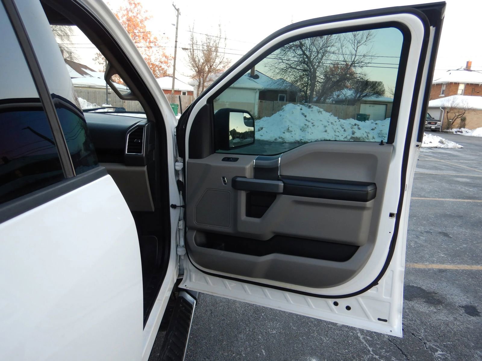 Used 2017 Ford F150 XLT w/ Equipment Group 301A Mid image 23